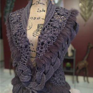 Sioni purple Knit Vest with Fur Trim